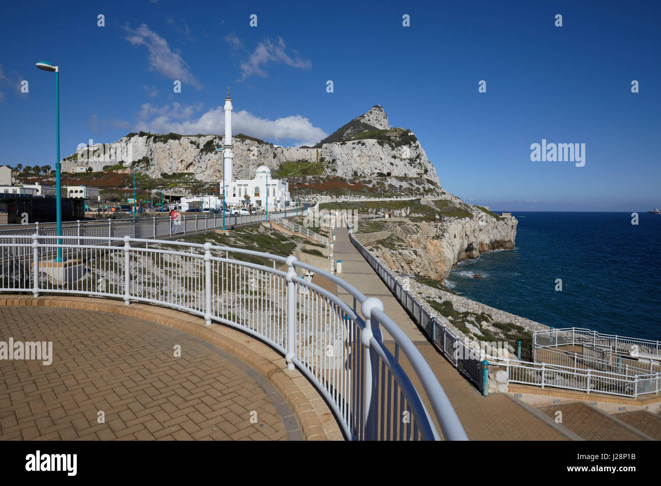 Gibraltar, pointe sud de la péninsule, 'Europa-Point', avec monkey rock et la mosquée Ibrahim al-Ibrahim, Banque D'Images