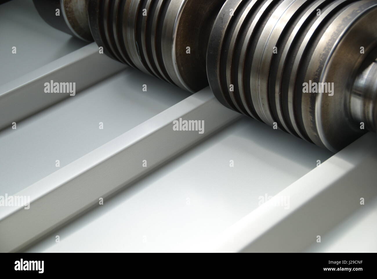 Roll forming machine Banque de photographies et d'images à haute résolution  - Alamy