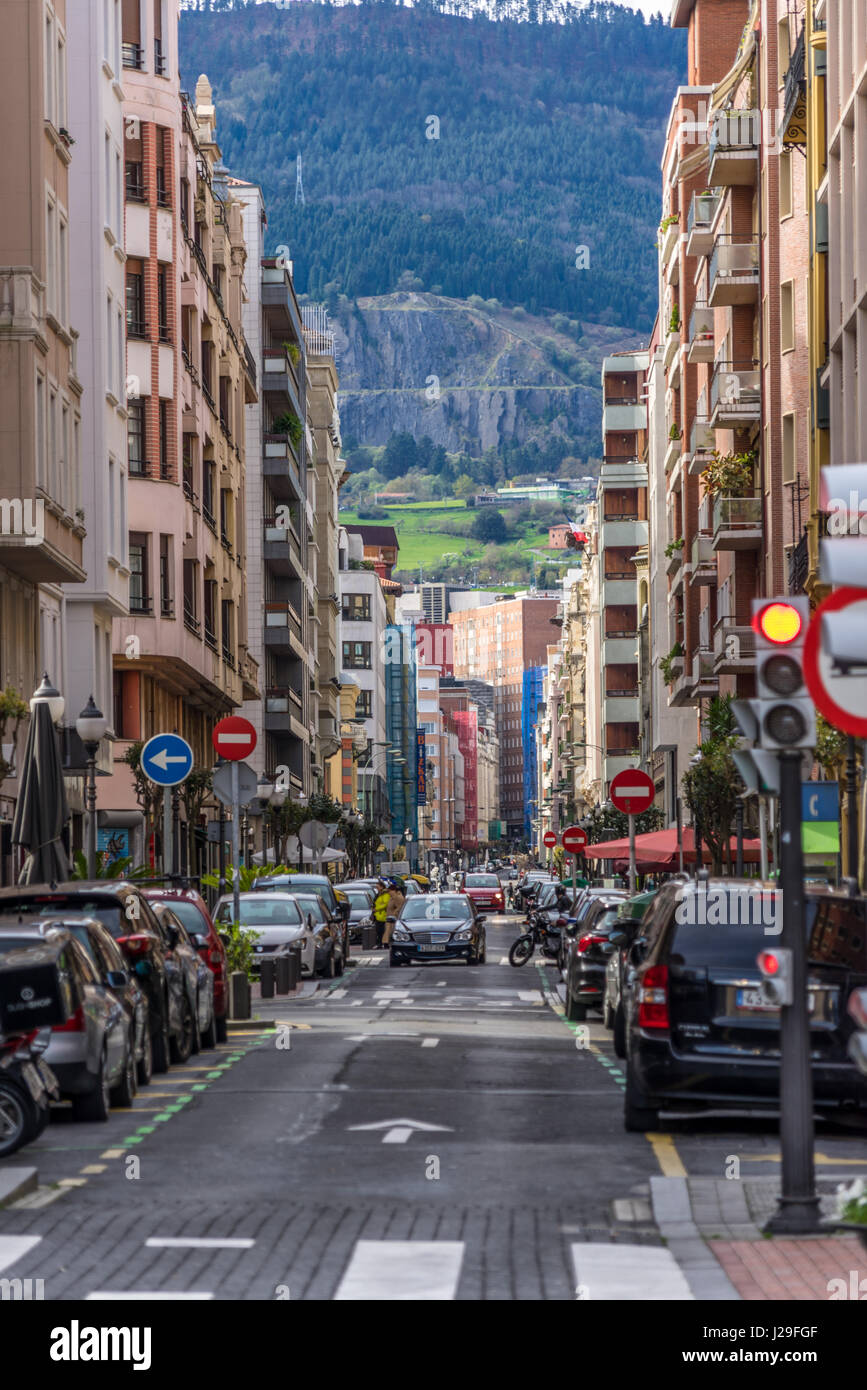 Bilbao, Pays Basque, Espagne. Le 26 mars 2017. Iparraguirre street, l'après-midi de semaine. Banque D'Images