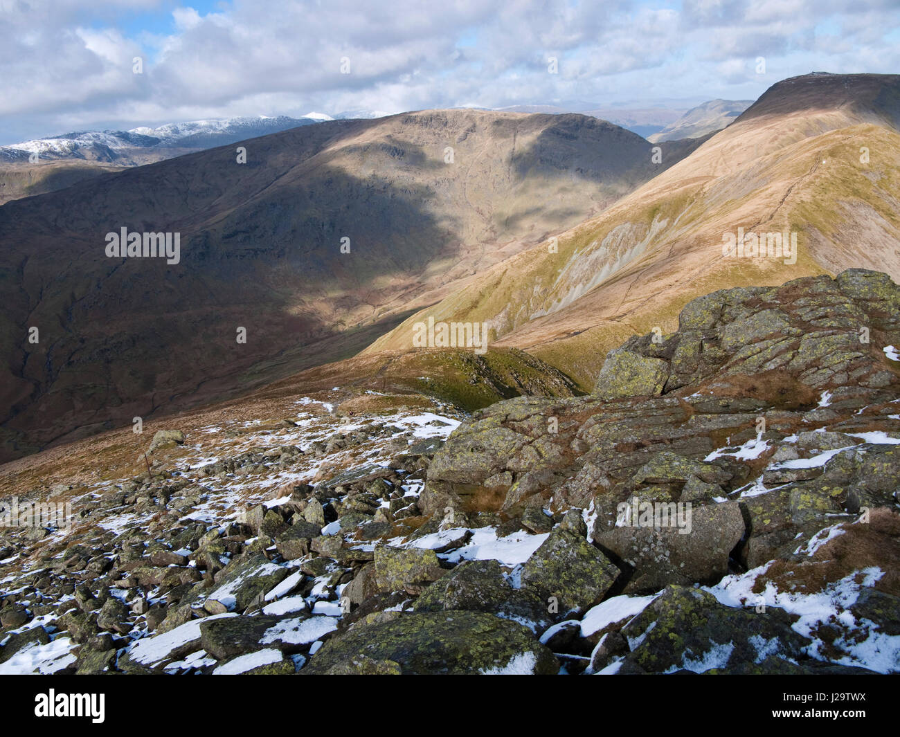 Vue du sommet de mauvais à Bell d'Froswick & Crag Thornthwaite. Stony Cove Pike / Caudale Moor visibles à travers la bouche, Threshthwaite Kentmere Fells, Cumbria Banque D'Images