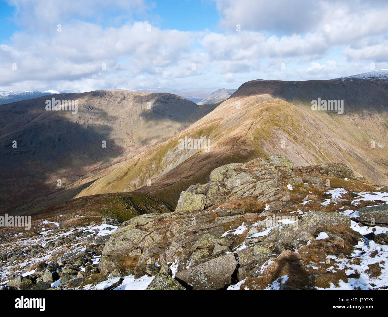Vue du sommet de mauvais à Bell d'Froswick & Crag Thornthwaite. Stony Cove Pike / Caudale Moor visibles à travers la bouche, Threshthwaite Kentmere Fells, Cumbria Banque D'Images
