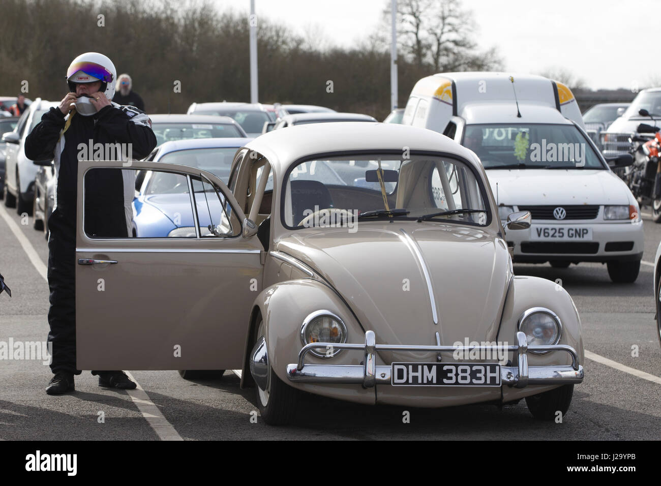 Santa Pod Raceway, situé à Podington, Bedfordshire, en Angleterre, est le premier lieu de drague permanente, construit sur une ancienne base aérienne de LA SECONDE GUERRE MONDIALE. Banque D'Images