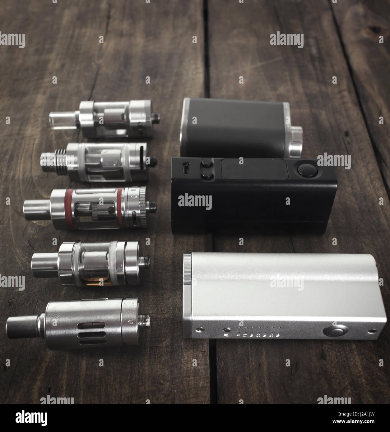Industrie de l'e cigarette Banque de photographies et d'images à haute  résolution - Page 3
