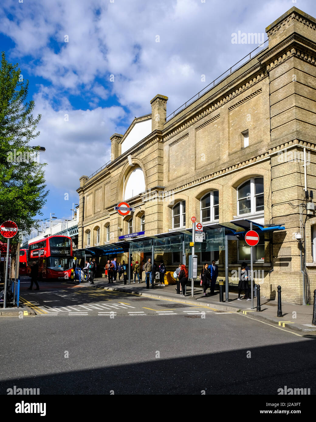 La station de Putney Bridge Banque D'Images