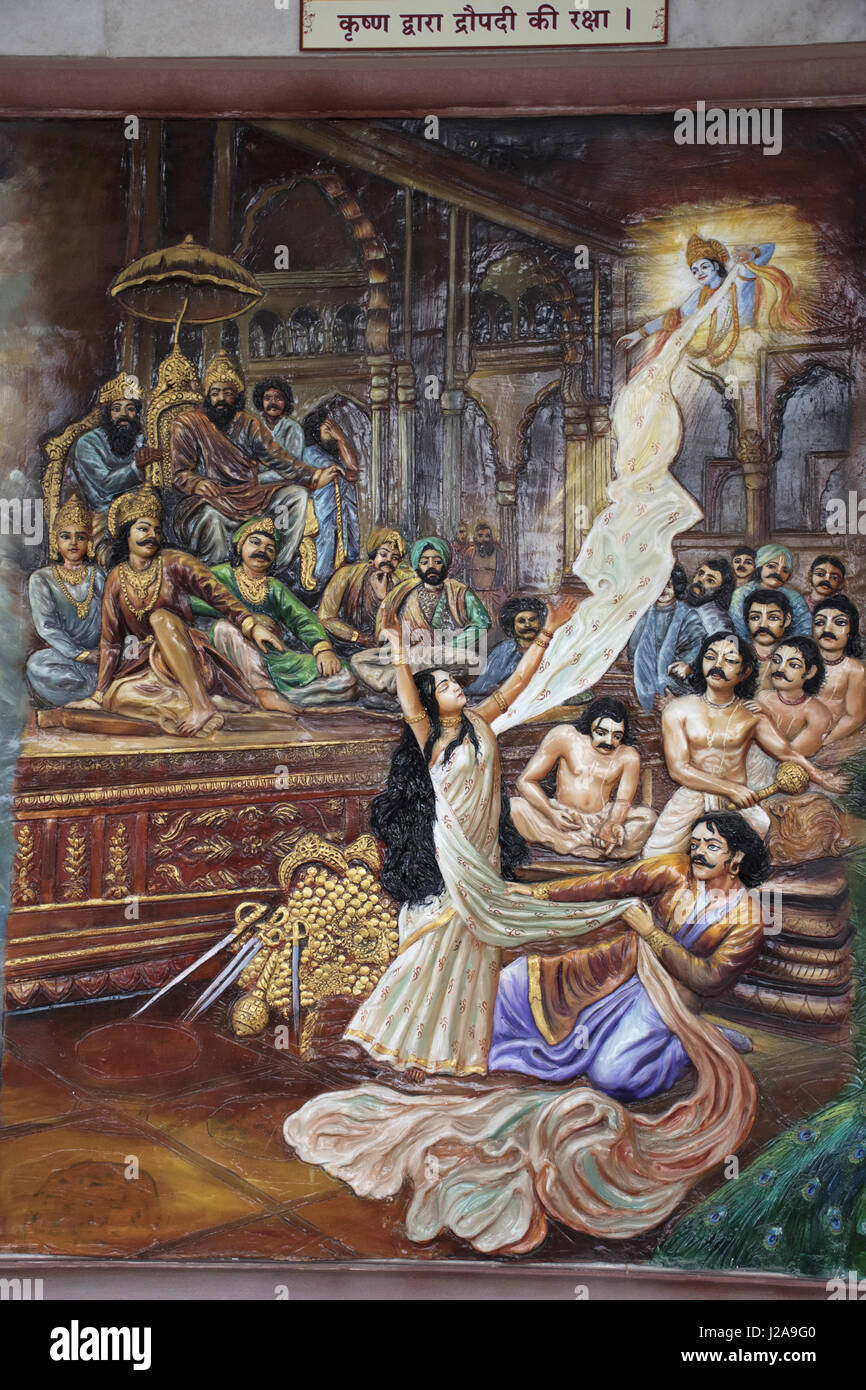 Disrobing de Draupadi , Scène Mahabaharata. Temple ISKCON, Pune, Maharashtra Banque D'Images
