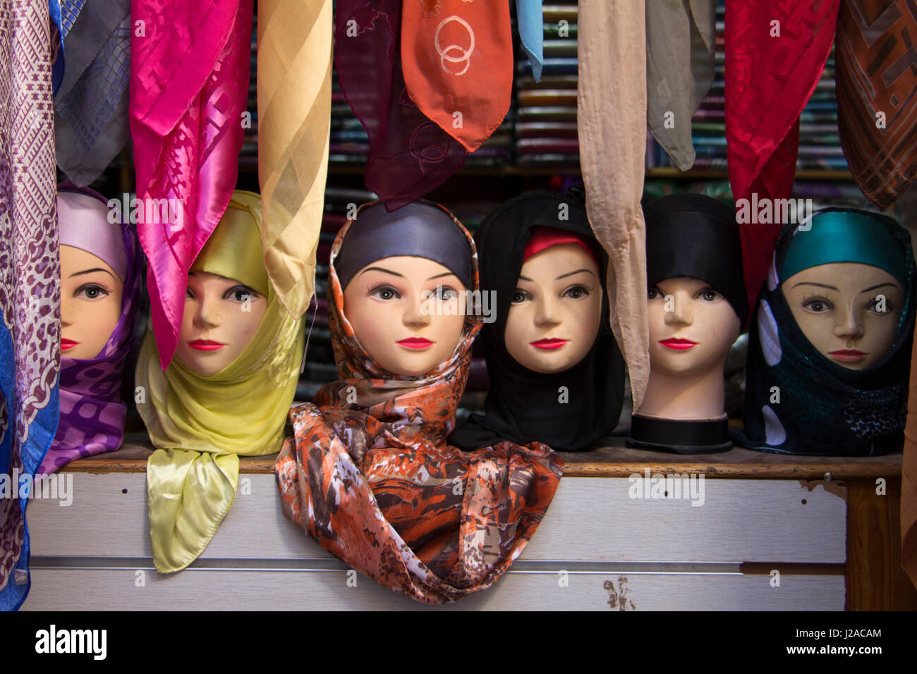 Foulards marocains Banque de photographies et d'images à haute résolution -  Alamy