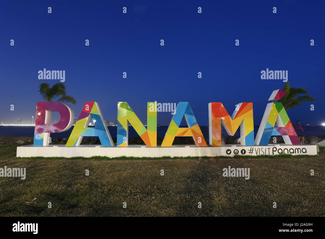La ville de Panama, Panama - 1er janvier 2017 : lorsque le signe de Panama a été construit au centre-ville de Panama City, il est devenu l'un des plus photographié land Banque D'Images