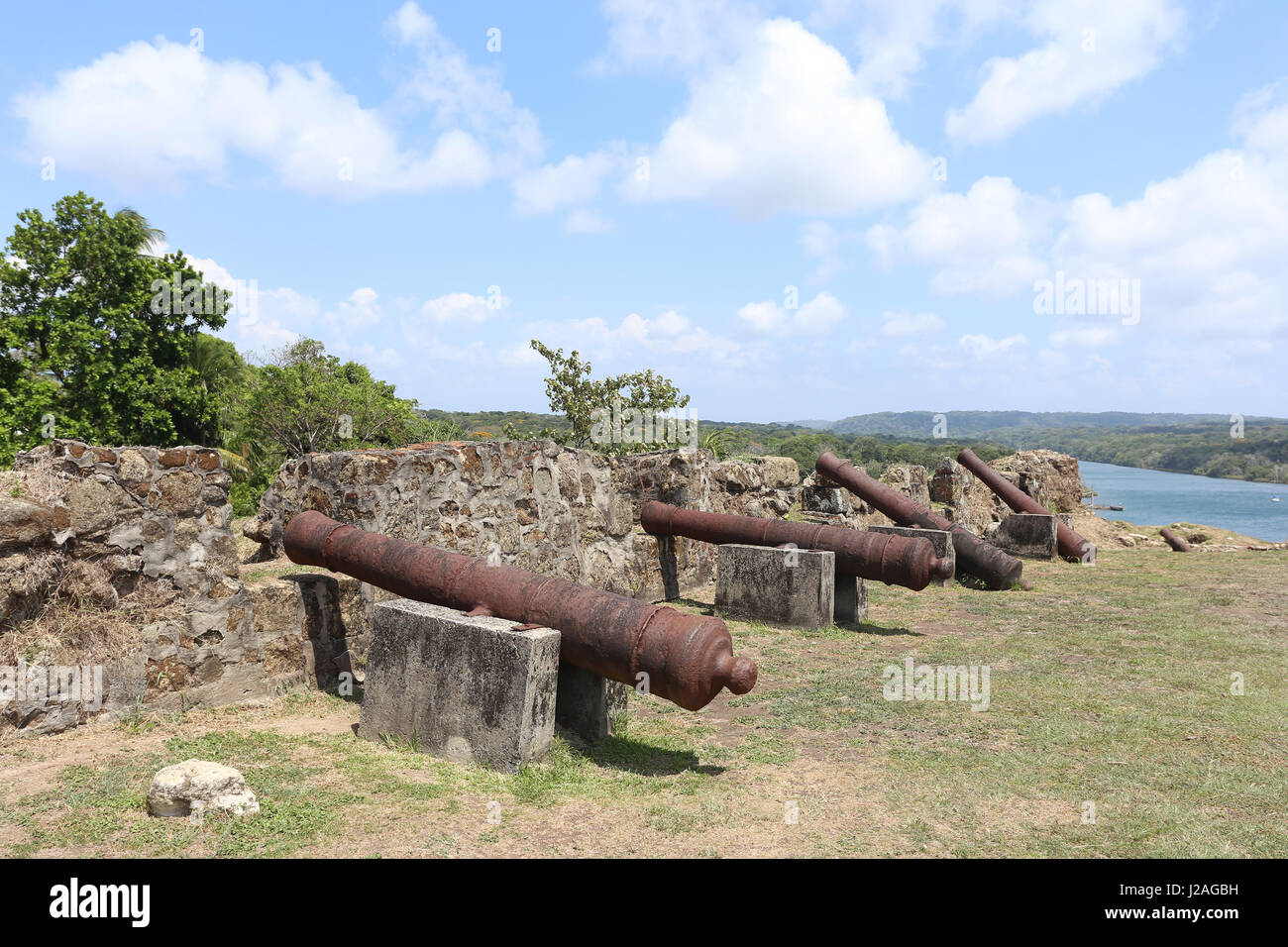 PANAMA, APR 14 : San Lorenzo fort espagnol ruines. Les facteurs environnementaux, le manque d'entretien et d'aménagements urbains incontrôlables ont cité l'UNESCO Lis Banque D'Images