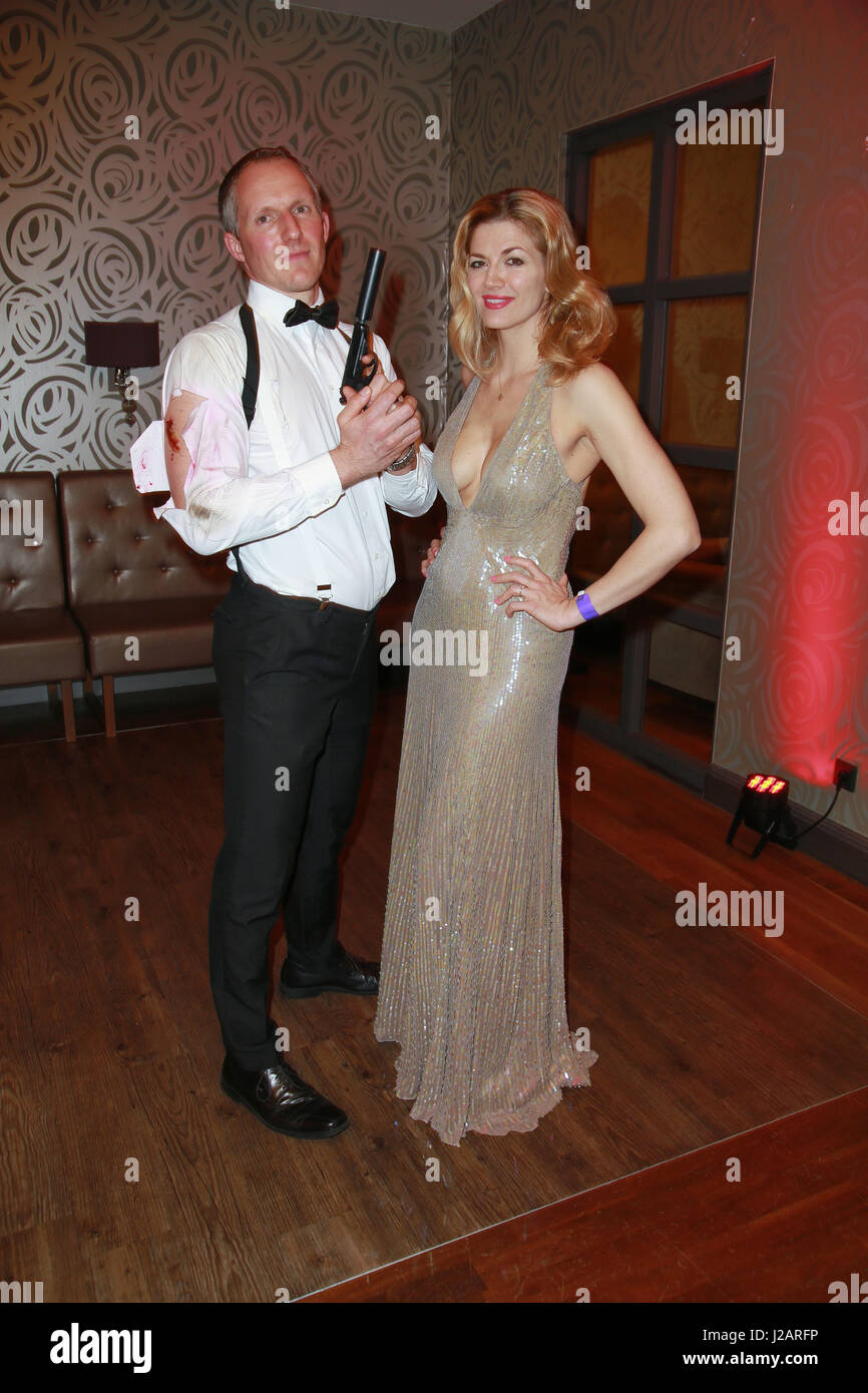 Parmi Les Invites A La James Bond Fete Celebrant Le 5e Anniversaire A L Aspira Avec Nina Bott Tobias Gross Aspria Uhlenhorst Ou Hambourg Allemagne Quand 25 Mars 17 Photo Stock Alamy