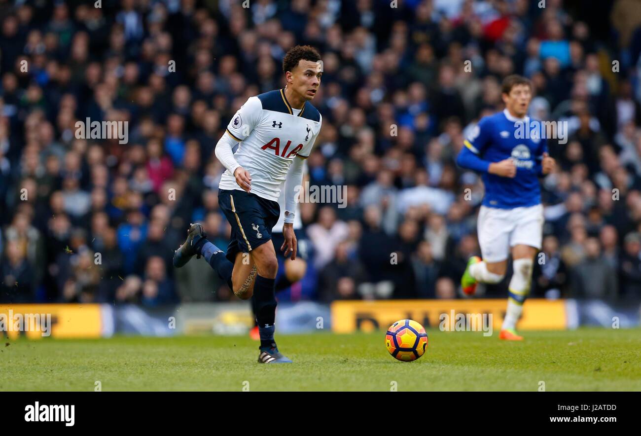 Alli Dele de Tottenham au cours de la Premier League match entre Everton et Tottenham Hotspur à White Hart Lane à Londres. Le 5 mars 2017. James Boardman / EDITORIAL N'utilisez que des photos au téléobjectif de FA Premier League et Ligue de football images sont soumis à licence DataCo voir www.football-dataco.com Banque D'Images