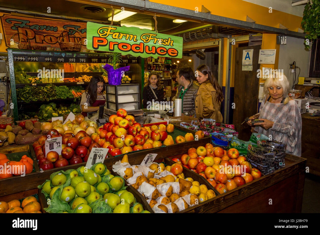 Les gens, les consommateurs, les magasins, les produits frais, épicerie, marché de producteurs, 3ème rue et Fairfax Avenue, Los Angeles, Californie Banque D'Images