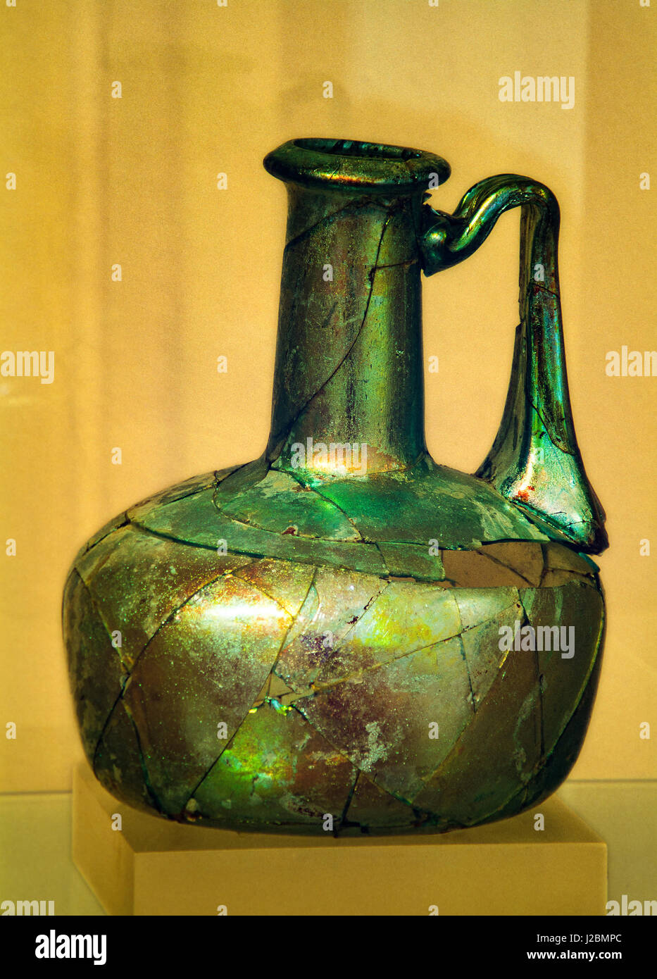 Italie Abruzzes Vasto Musée Archéologique vase de verre Banque D'Images
