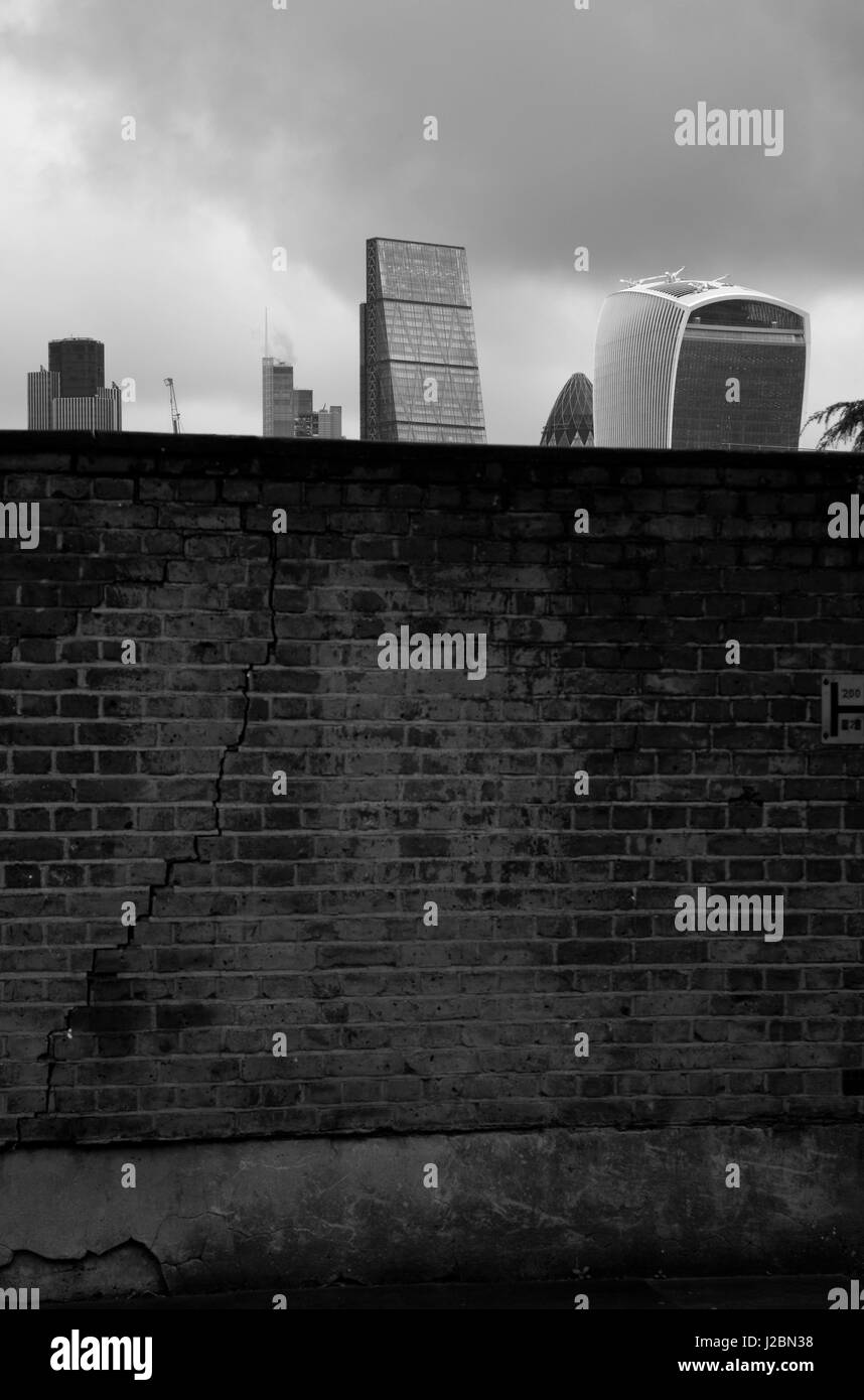 Ville de London Tour gratte-ciel42, Heron Tower, Cheesegrater, cornichon et talkie walkie vu de Union Street, Southwark, London, UK Banque D'Images