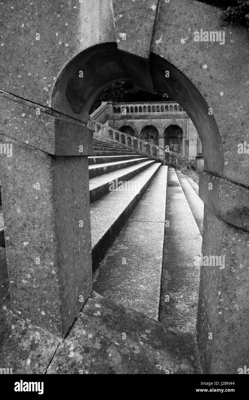 Étapes dans les ruines de l'ancien Palais Crystal à Crystal Palace Park, Crystal Palace, Londres, UK Banque D'Images