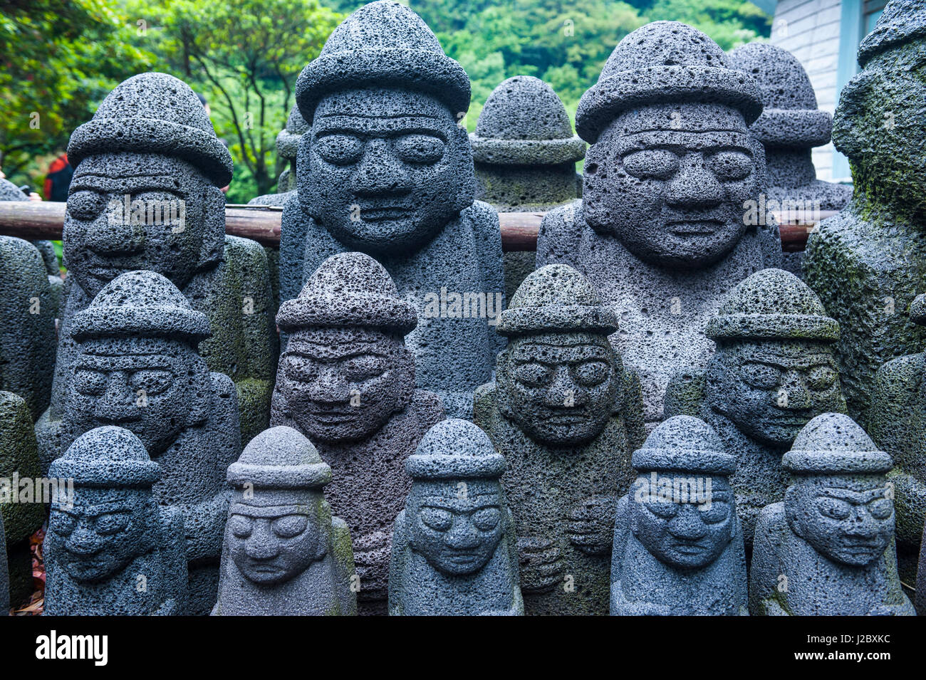 Statues de basalte à Seogwipo, Site du patrimoine mondial de l'UNESCO,  l'île de Jejudo, Corée du Sud Photo Stock - Alamy