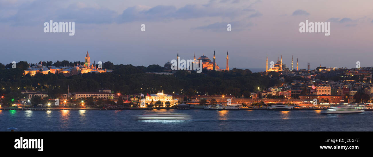 Panorama. Le Palais de Topkapi, la Mosquée Bleue et Sainte-Sophie Haga. La corne d'or. Istanbul. La Turquie. Tailles disponibles (grand format) Banque D'Images