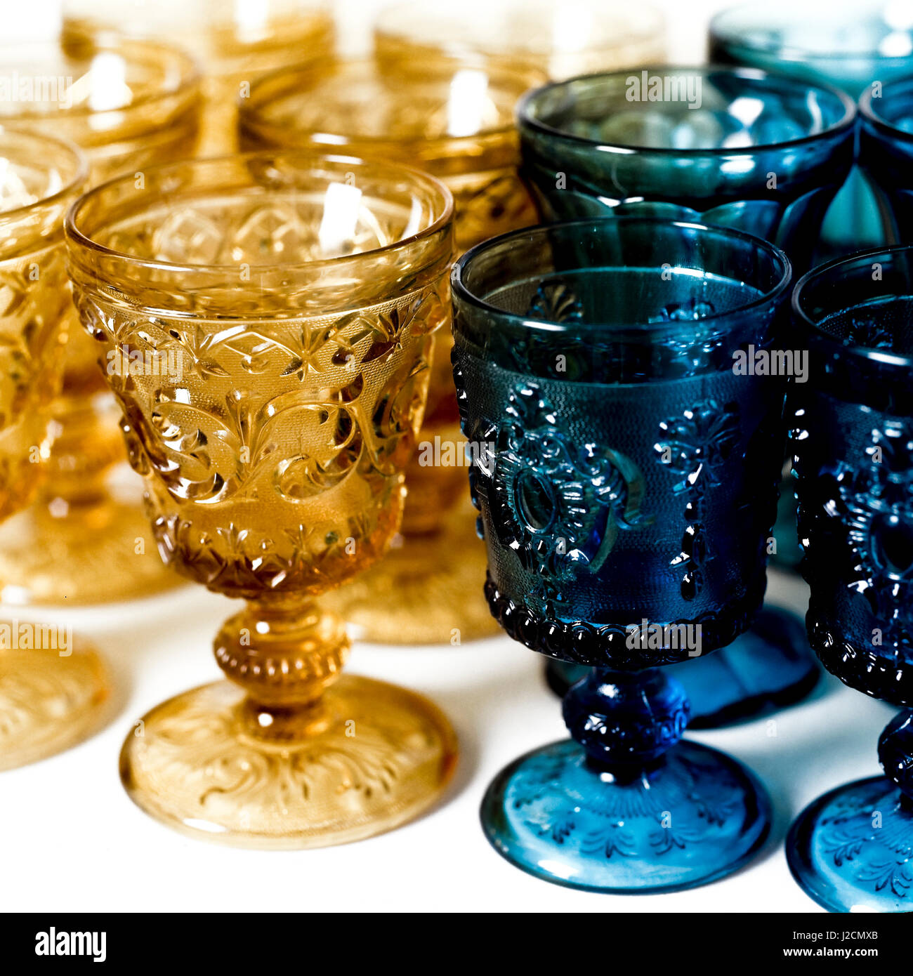 Lunettes jaune et bleu. Banque D'Images