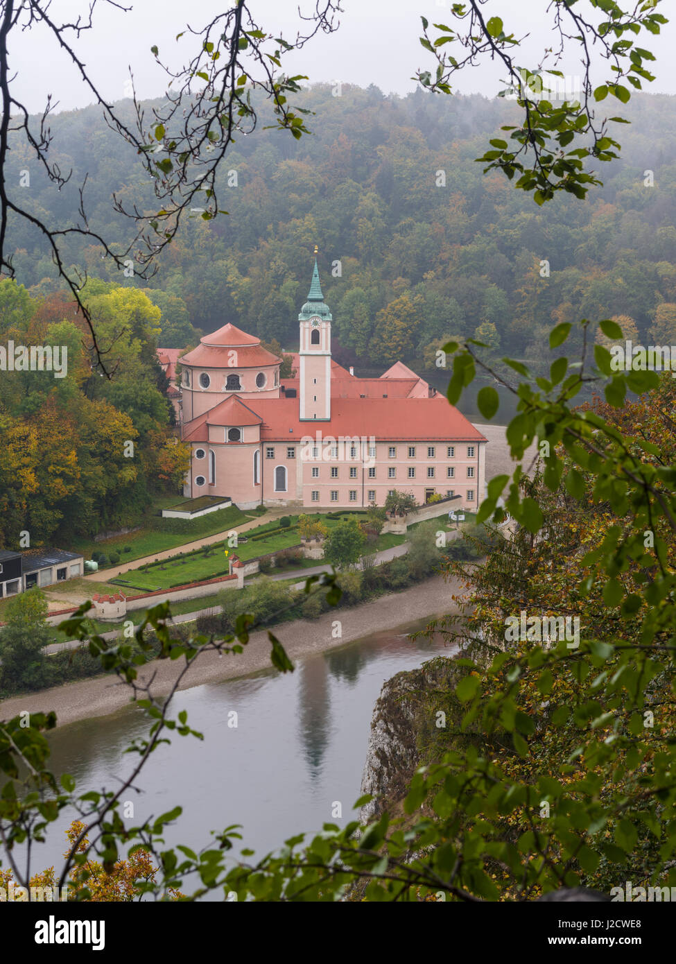 Monastère de weltenbourg et la Gorge du Danube (Weltenburger Enge) au cours de l'automne. Allemagne (grand format formats disponibles) Banque D'Images