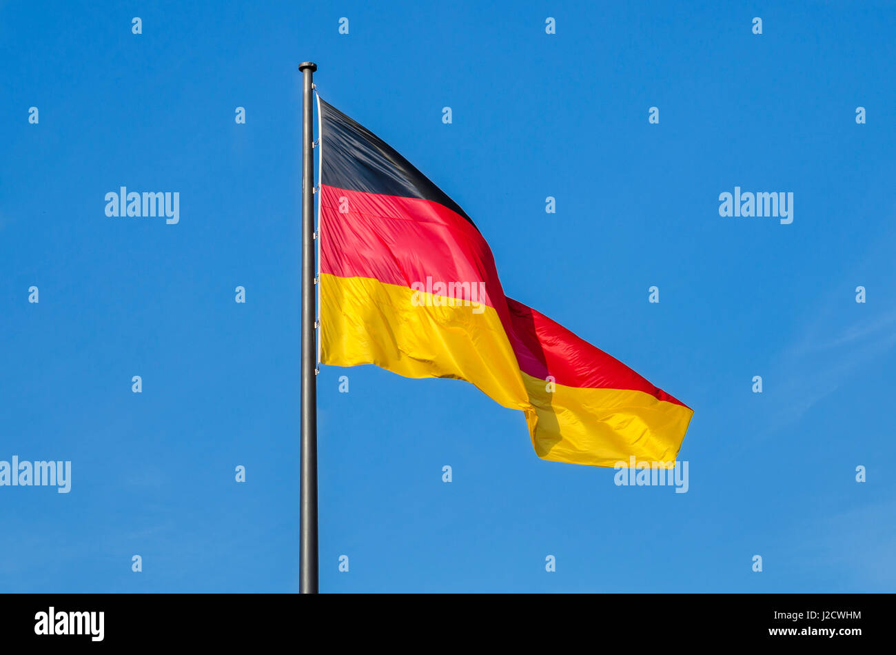 Drapeau allemand waggled sur le Reichstag à Berlin de haut Banque D'Images