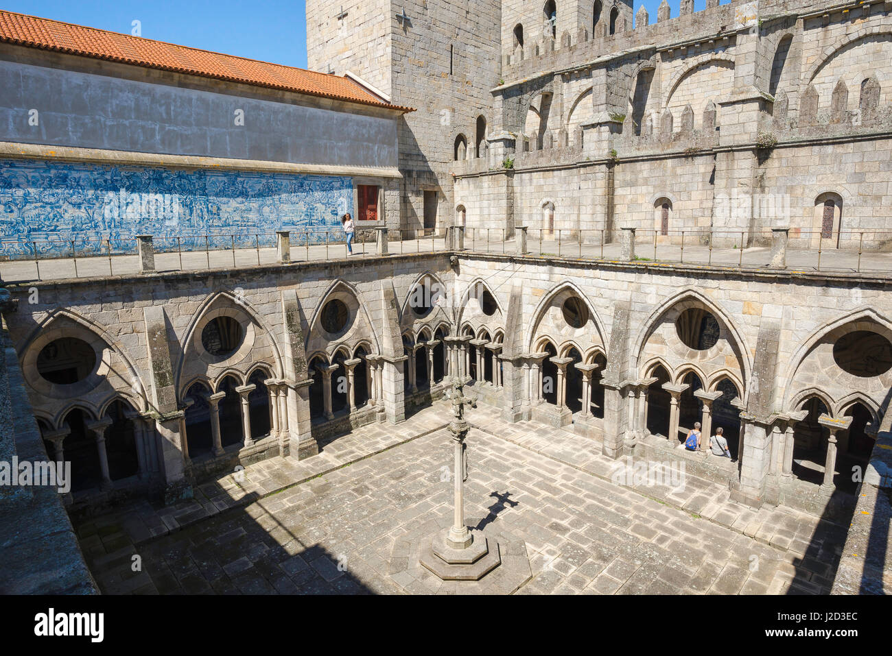Cathédrale de Porto Portugal, vue sur les cloîtres gothiques situés à l'intérieur de la cathédrale - ou se - à Porto, Portugal Europe. Banque D'Images