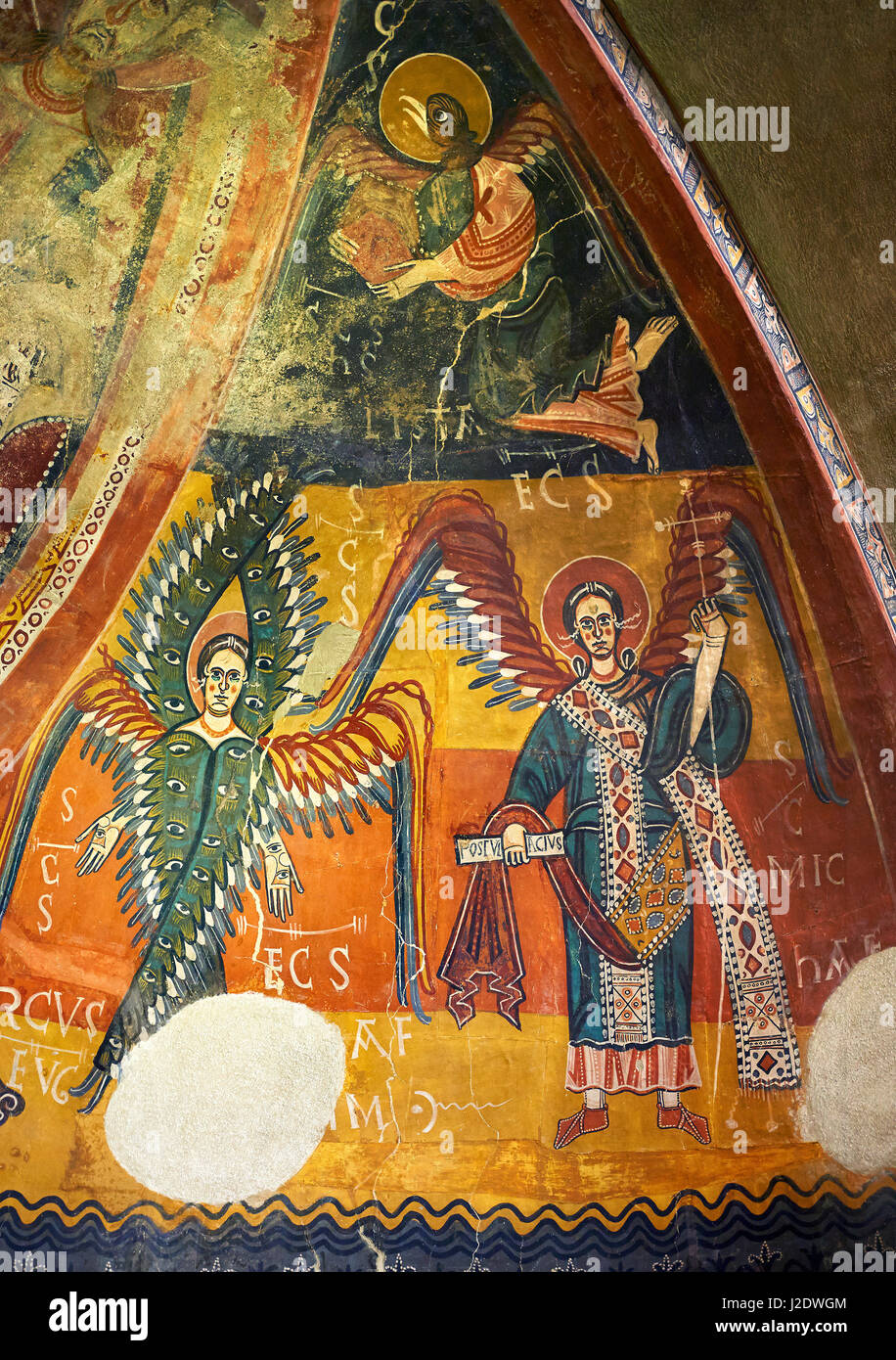Douzième siècle fresques romanes de l'Abside de Estaon représentant un style byzantin des anges avec l'Archange Michael, de l'église de Sant Eulalia d Banque D'Images