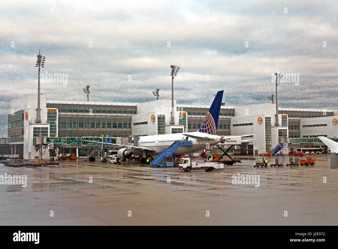 MUNICH, ALLEMAGNE - 17 octobre 2013 : l'aéroport de l'aéroport de Munich (MUC), le deuxième aéroport le plus occupé en Allemagne, est une plaque tournante pour la compagnie aérienne Lufthansa Germain Banque D'Images