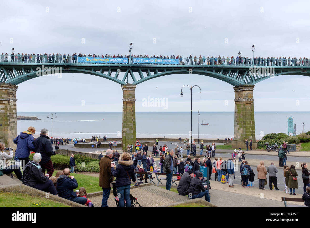 Un exemple rare d'un span cast-iron bridge. Pont Spa est situé près du Grand Hotel à Scarborough et, construit comme un pont routier, est maintenant limite Banque D'Images