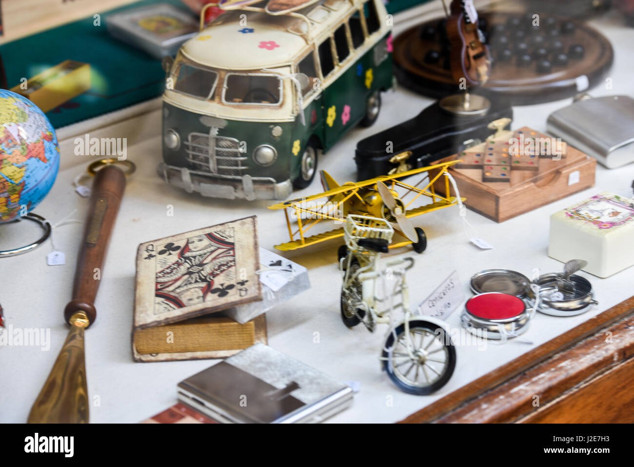 Décoration d'objets explorateur jouets thème Voyage Photo Stock - Alamy