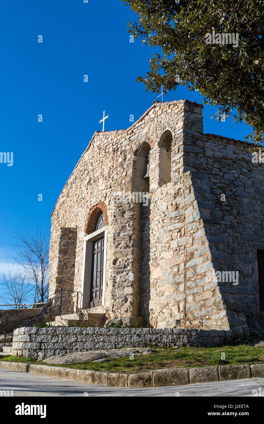 Italie, Sardaigne, Gavoi. Vue en angle de la Chiesa di San Giorgio Martire. Banque D'Images