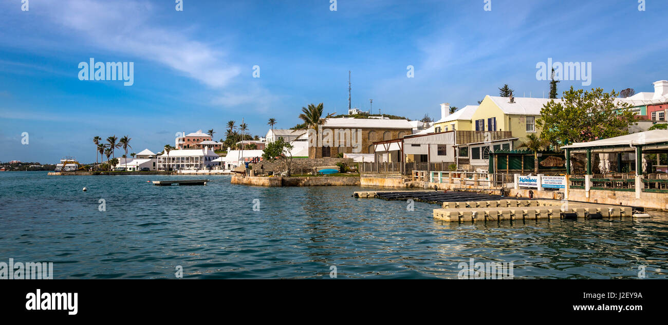 Un beau matin d'hiver, le long du port de la ville historique de St George's Island, aux Bermudes Banque D'Images