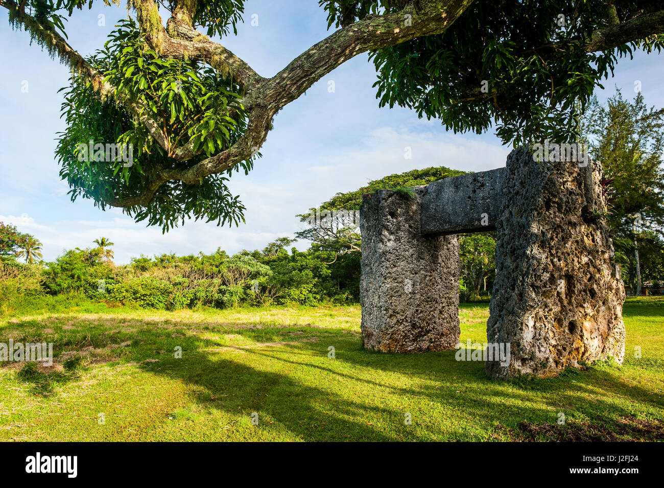 Ha'amonga 'un fardeau de Maui Maui (pierre), construit en caméra le 13ème siècle, l'île de Tongatapu (Tonga, Pacifique Sud Banque D'Images