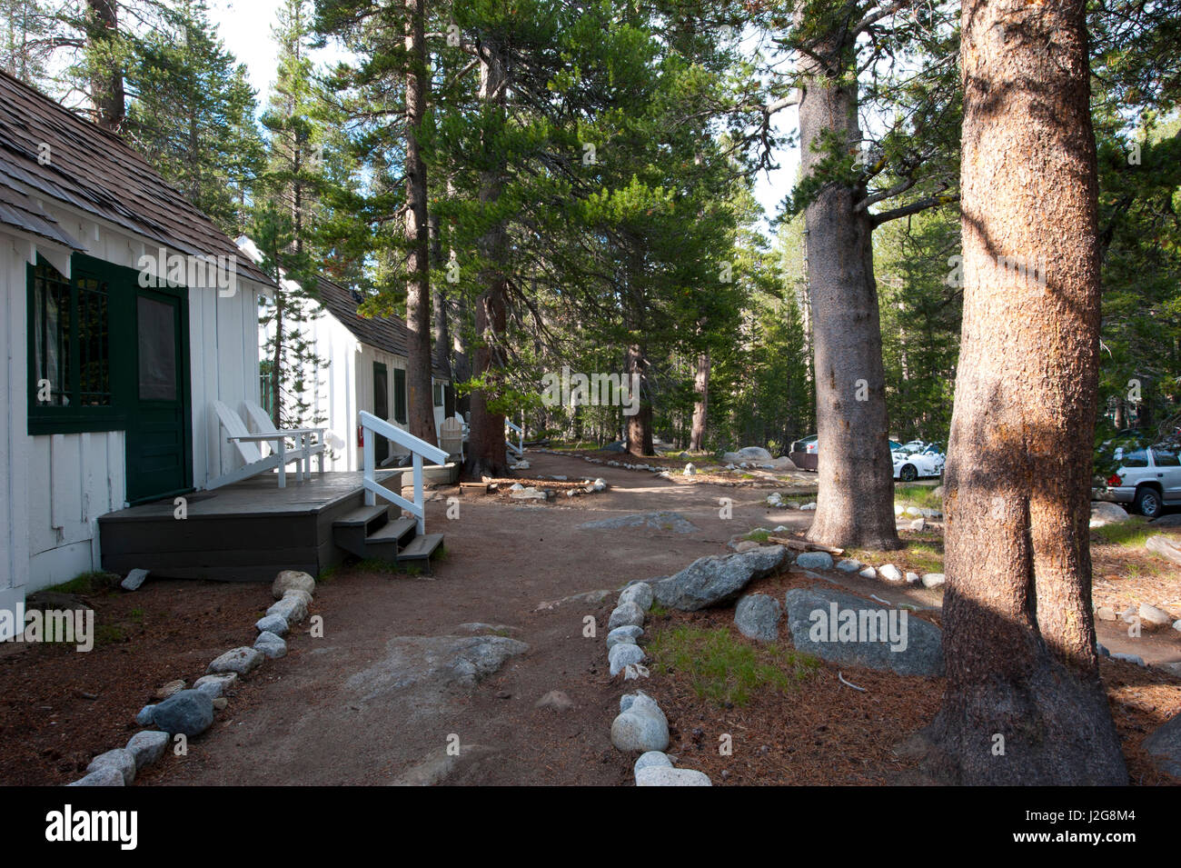 États-unis, Californie, Yosemite National Park, White Wolf difficile face cabines Banque D'Images