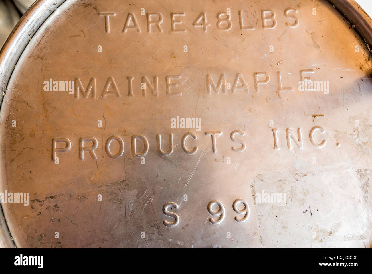 Le sommet d'un corps en acier inoxydable de sirop d'érable sur le LaRiviere sugarbush dans six grandes Township, dans le Maine. Banque D'Images