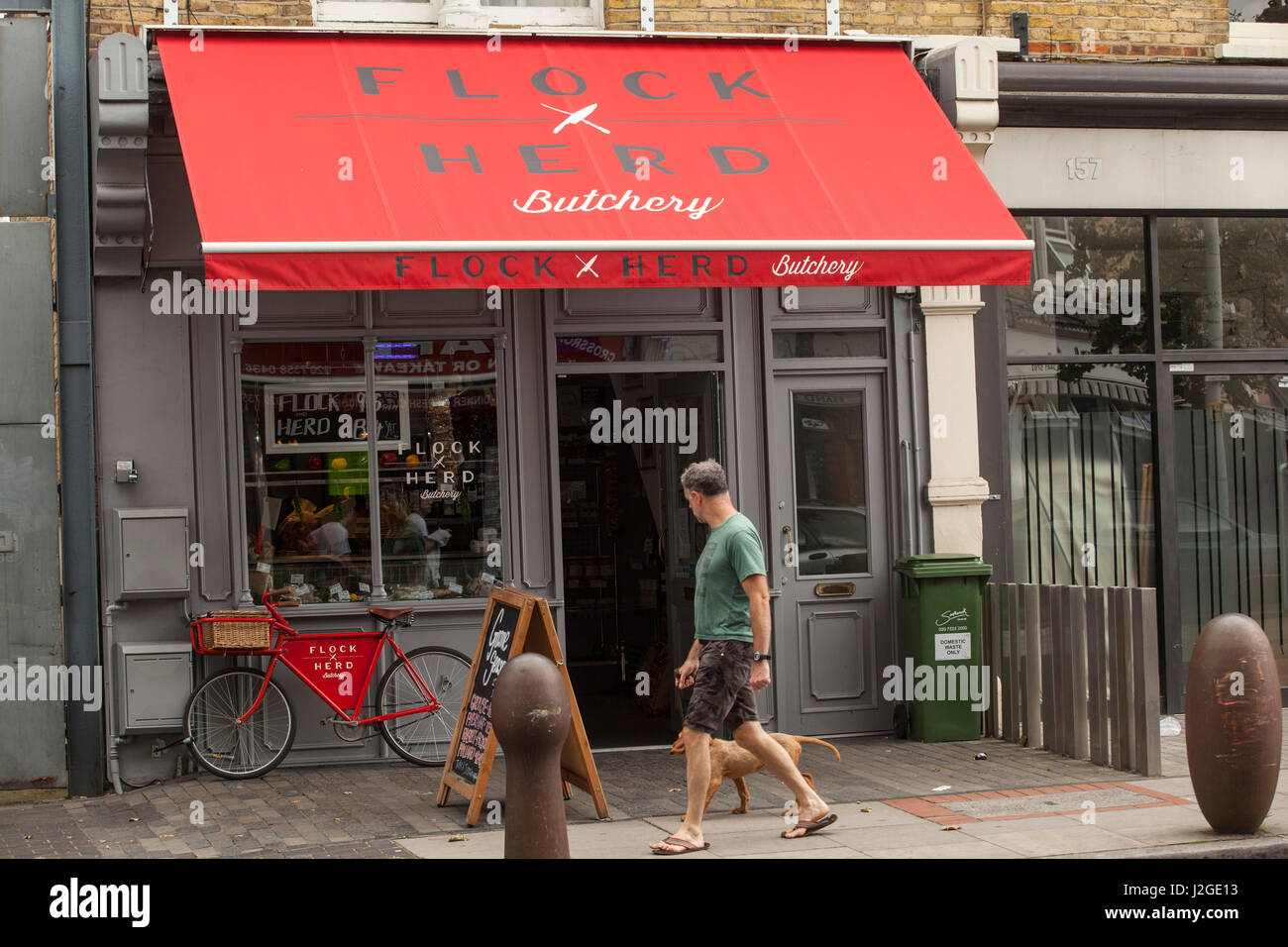 Photos de Bellenden Road, dans la région de Peckham, dans le sud de Londres. Bellenden Road est une rue avec des niveaux élevés de gentrification dans Peckham. Le prix de l'immobilier Banque D'Images