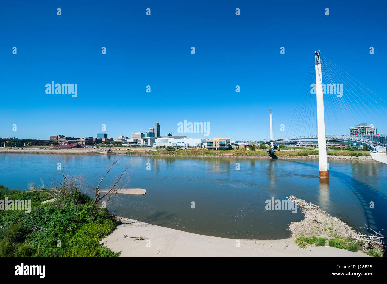 Bob Kerrey passerelle piétonnière au-dessus de la rivière Missouri, l'Iowa, du Nebraska à Omaha, Nebraska, USA Banque D'Images