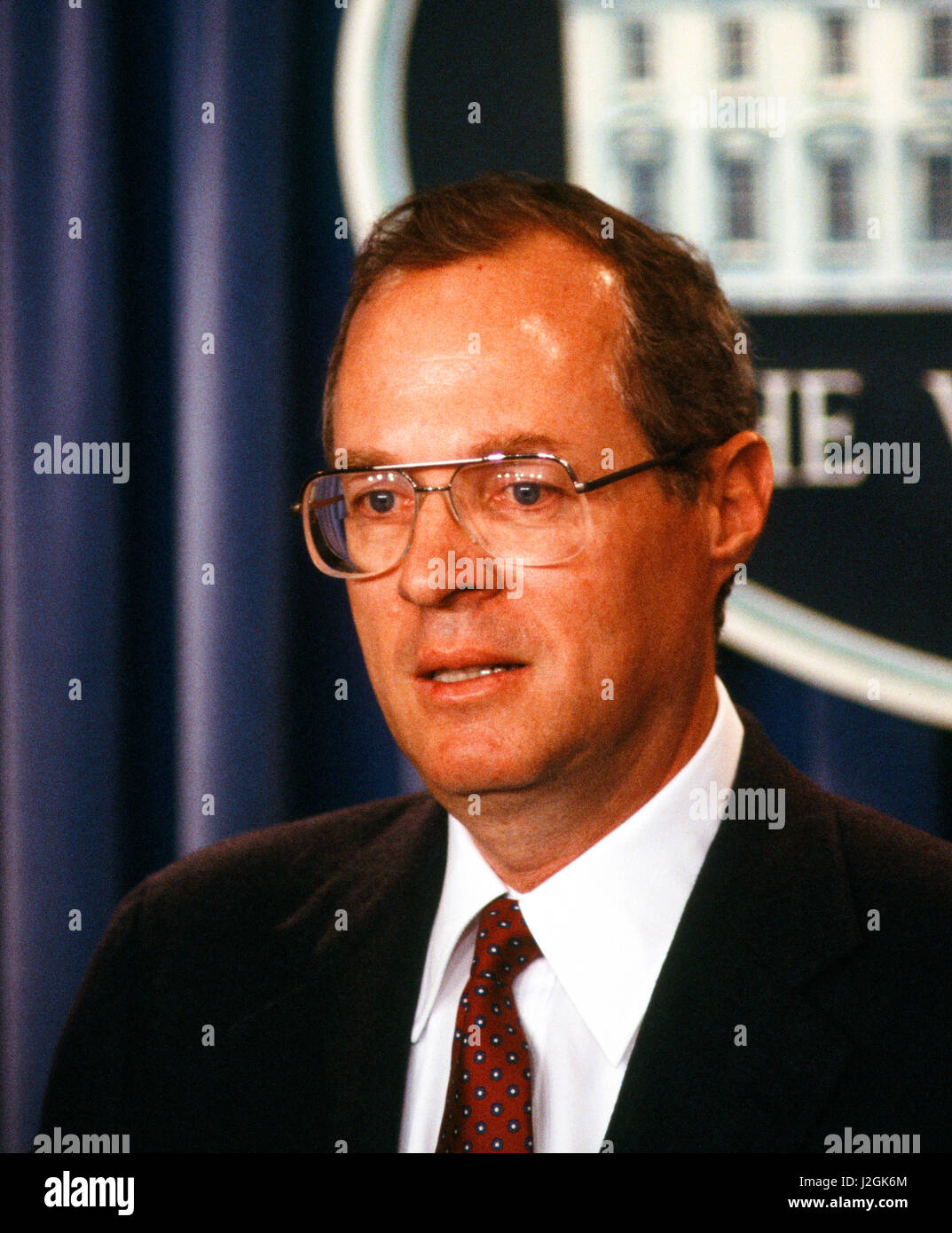 Anthony Kennedy aborde les médias dans la salle des conférences de presse de la Maison Blanche peu après le président Reagan a annoncé son intention de présenter la candidature de Kennedy à la Cour suprême. Banque D'Images