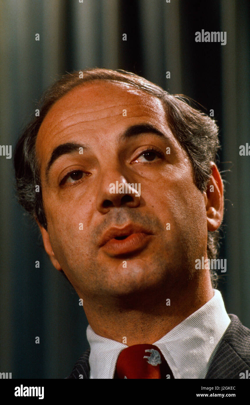 Ron Nessen, attaché de presse au cours de la années Ford en décembre 1975 Banque D'Images