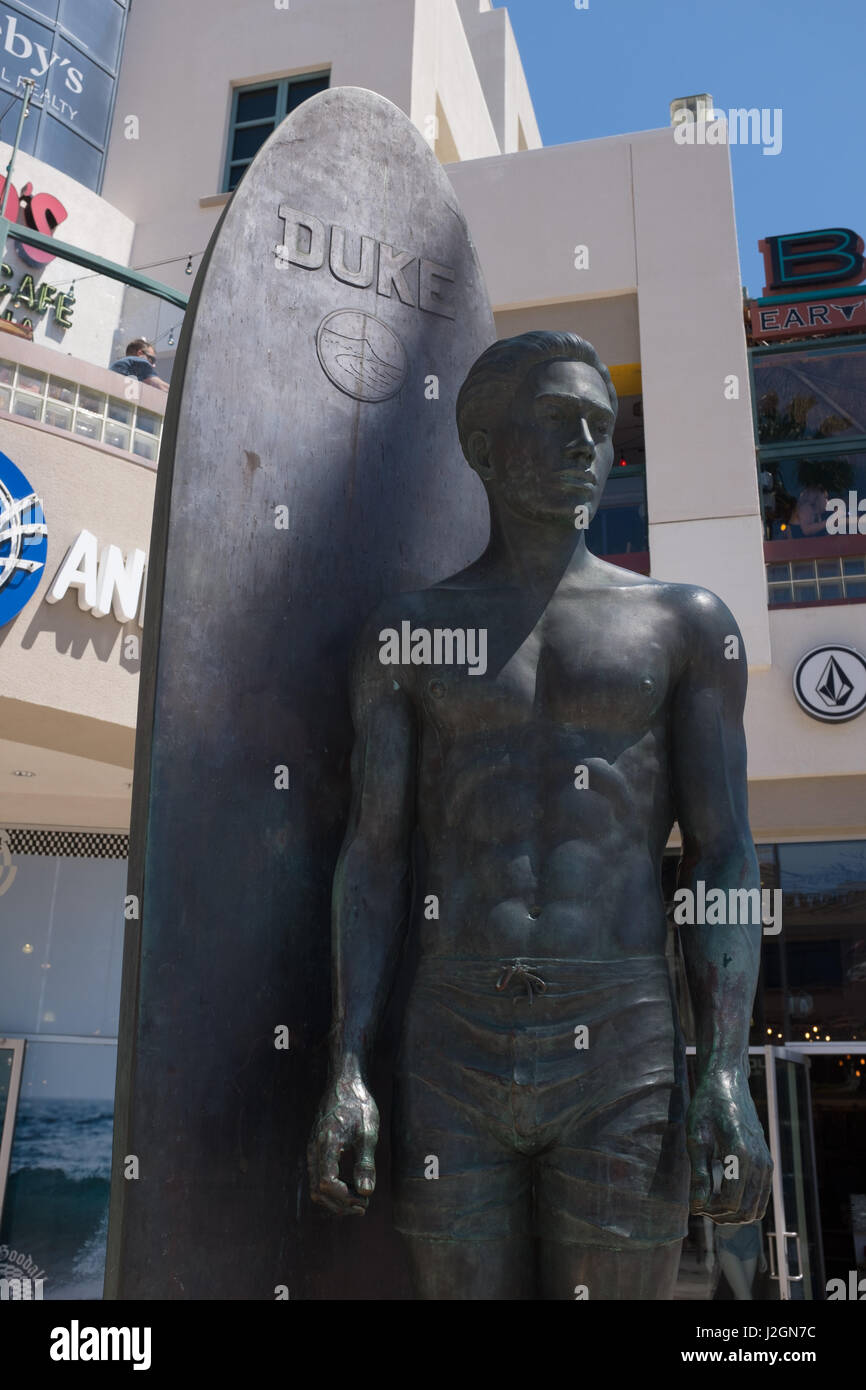 Statue de Duke Kahanamoku, parrain de surf, Huntington Beach, Californie Banque D'Images