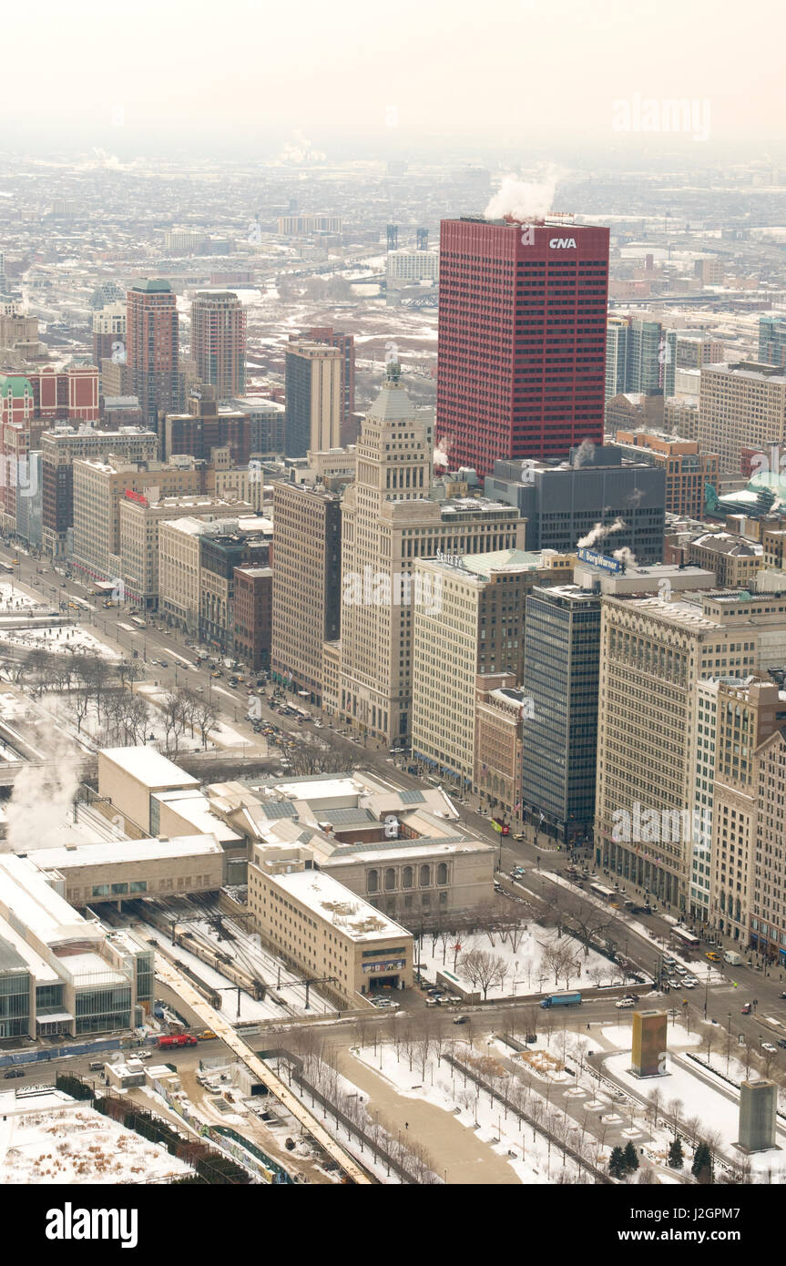 Vue aérienne de Chicago en hiver avec la neige, South Michigan Avenue Banque D'Images