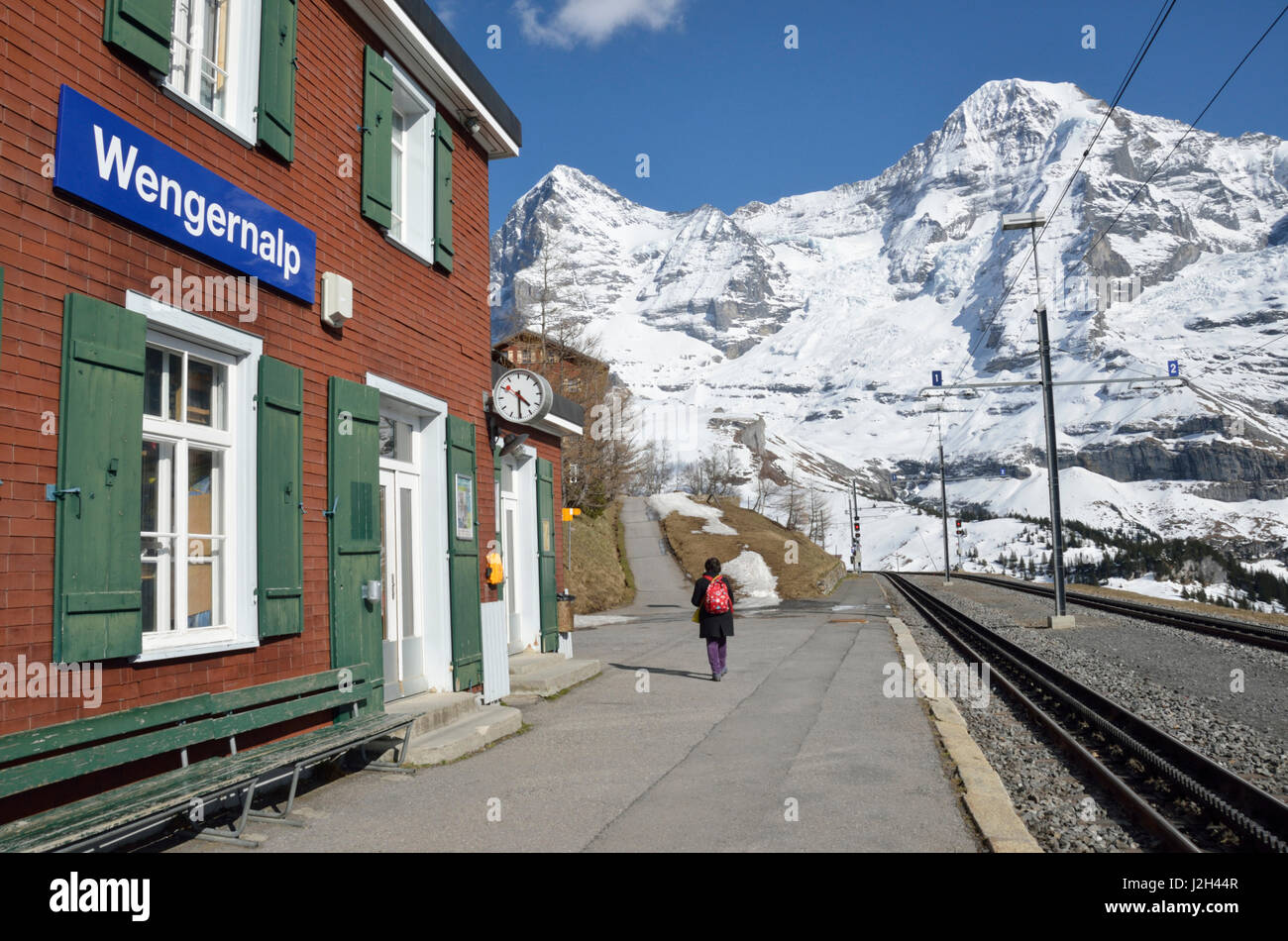 La gare la Wengernalp, les Alpes, la Suisse. Banque D'Images