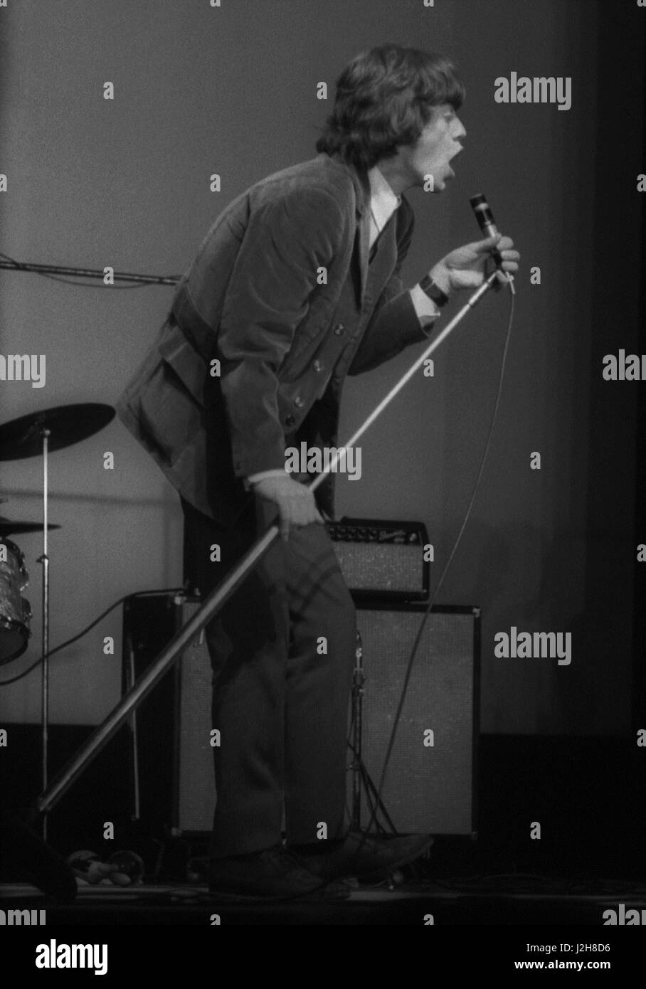 Le chanteur des Rolling Stones Mick Jagger lors d'un concert à l'Olympia de Paris, le 20 octobre 1964. Photo André Crudo Banque D'Images