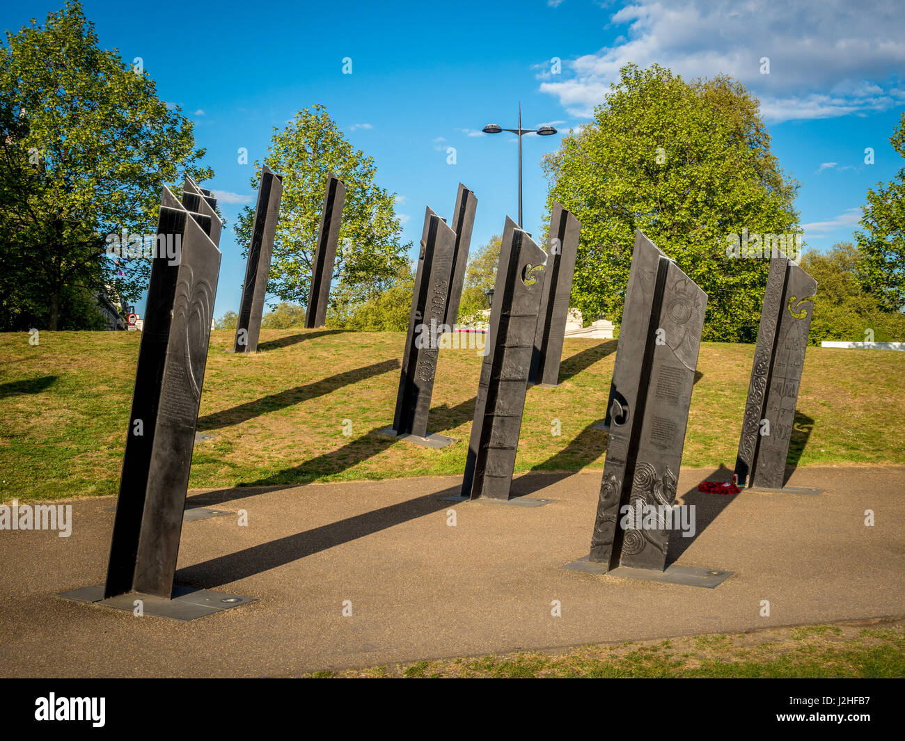 New Zealand War Memorial Stand 'Southern', Hyde Park Corner, London. Dévoilé en 2006. Conçu par l'architecte Jean Hardwick-Smith et sculpteur Paul Dib Banque D'Images