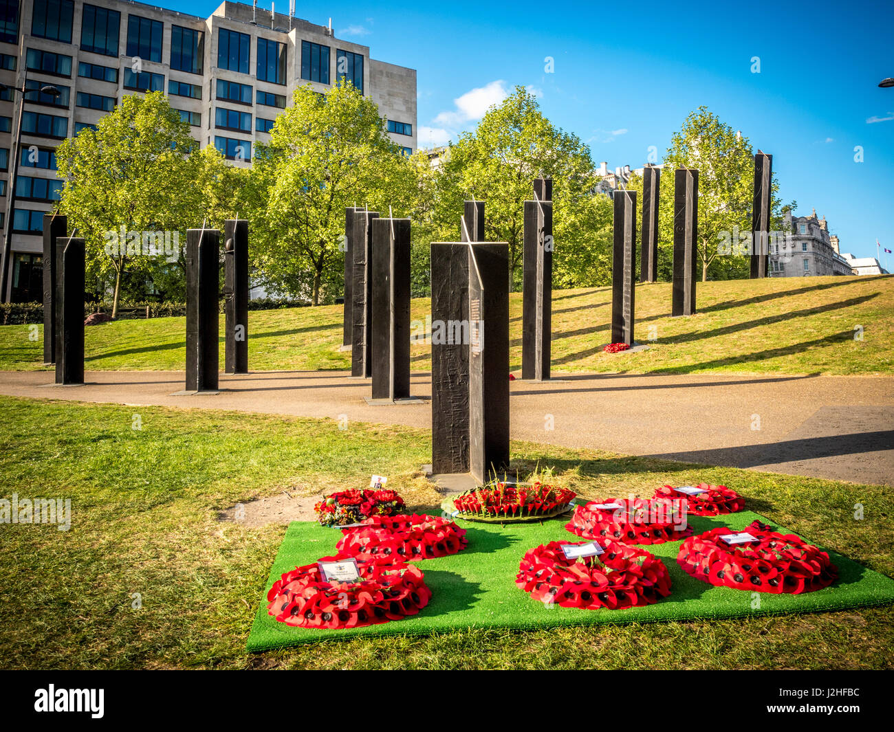 New Zealand War Memorial Stand 'Southern', Hyde Park Corner, London. Dévoilé en 2006. Conçu par l'architecte Jean Hardwick-Smith et sculpteur Paul Dib Banque D'Images