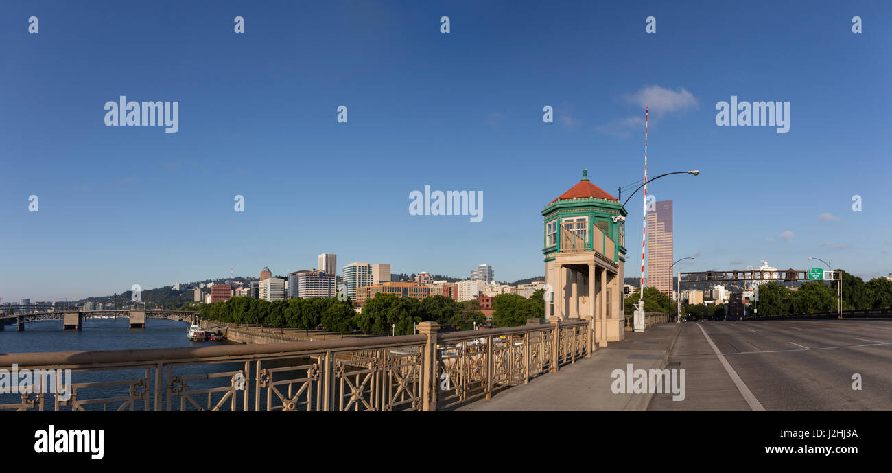 USA (Oregon, Portland. Sur le pont historique de Burnside. Tailles disponibles (grand format) Banque D'Images