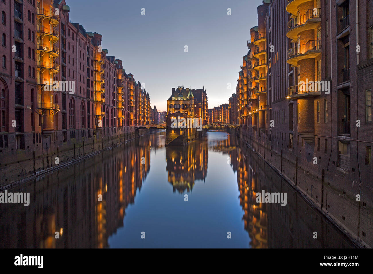 Château d'eau, et holländischbrookfleet wandrahmsfleet entre fleetschlösschen, quartier commerçant historique, Hambourg, Allemagne Banque D'Images