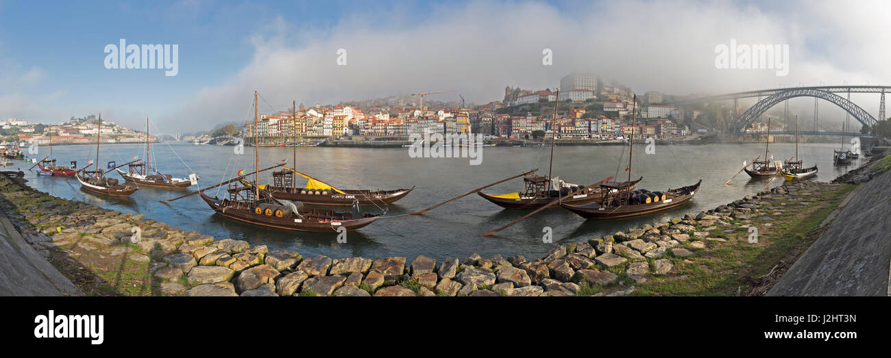 Bateaux Rabelo, bateaux à vin, Rio Douro, Douro, Porto, Portugal, Europe Banque D'Images