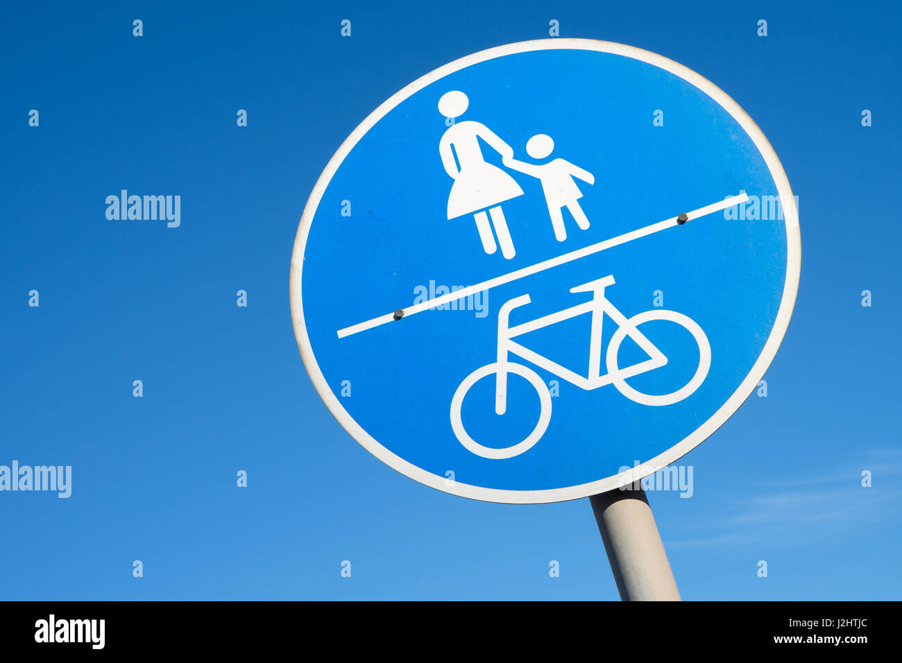 German road sign : chemin d'utilisation partagée Banque D'Images