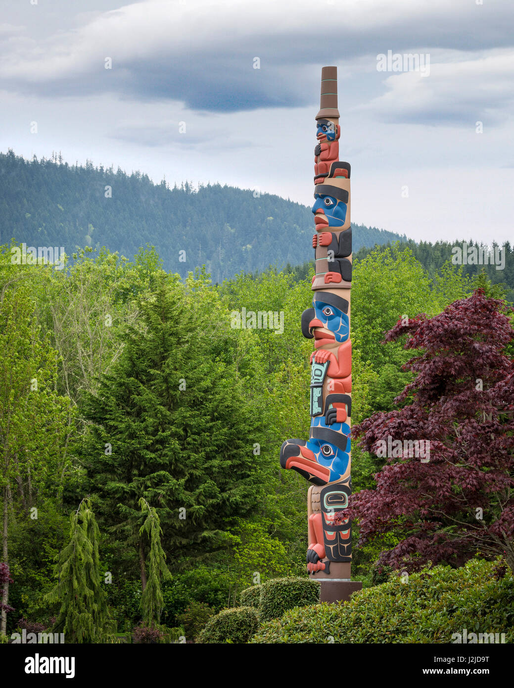 USA, l'État de Washington, de Jamestown. Art Totem (PR) comme crédit : Don Paulson / Jaynes Gallery / DanitaDelimont.com Banque D'Images USA, l'État de Washington, de Jamestown. Art Totem (PR) comme crédit : Don Paulson / Jaynes Gallery / DanitaDelimont.com Banque D'Images