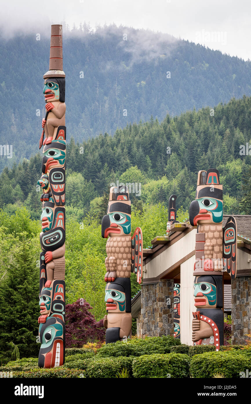 USA, l'État de Washington, de Jamestown. Art Totem (PR) comme crédit : Don Paulson / Jaynes Gallery / DanitaDelimont.com Banque D'Images USA, l'État de Washington, de Jamestown. Art Totem (PR) comme crédit : Don Paulson / Jaynes Gallery / DanitaDelimont.com Banque D'Images