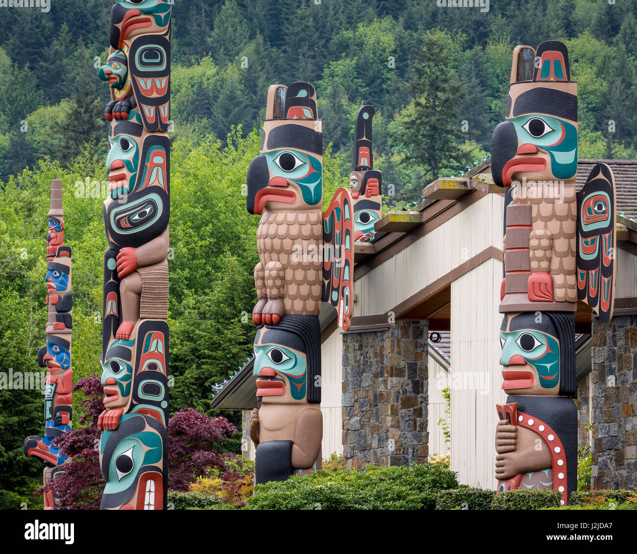 USA, l'État de Washington, de Jamestown. Art Totem (PR) comme crédit : Don Paulson / Jaynes Gallery / DanitaDelimont.com Banque D'Images USA, l'État de Washington, de Jamestown. Art Totem (PR) comme crédit : Don Paulson / Jaynes Gallery / DanitaDelimont.com Banque D'Images
